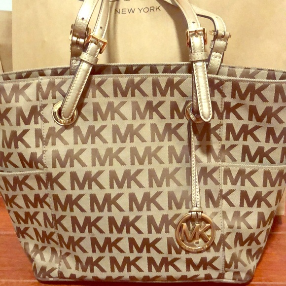 Michael Kors Tote - Picture 1 of 1